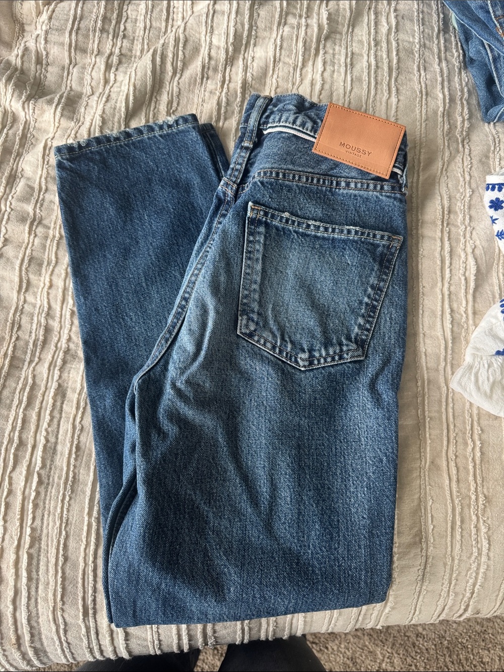 Moussy Women's Medium Blue Straight-Leg Jeans - Picture 5 of 7